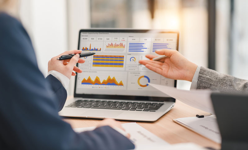 SPIFF metrics such as sales lift and participation rate.